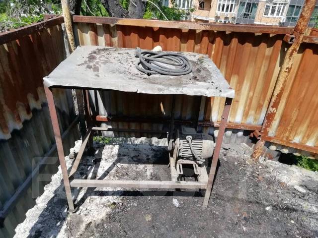 Станок циркулярный, б/у, в наличии. Цена: 10 500₽ во Владивостоке