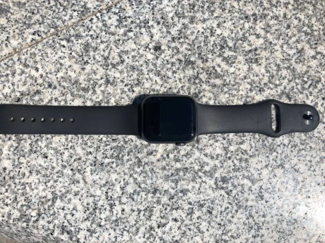 Apple Watch Series 4. GPS ����