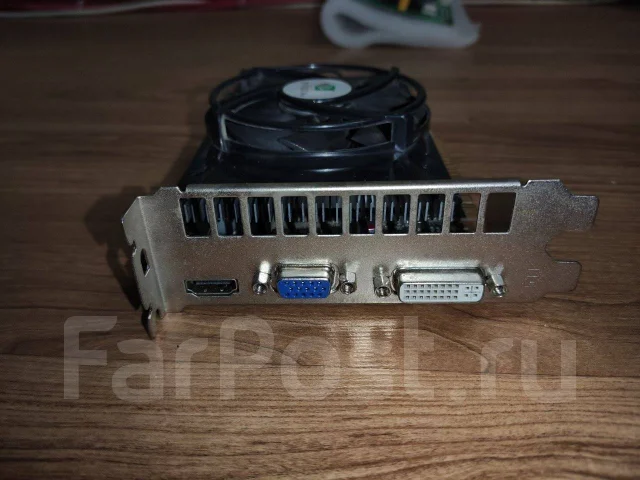 Lenovo B50-30. 15.6", 2,4����, ��� 2048 ��, ���� 250���, WiFi: 1, Bluetooth: 1, ����������� �� 6��. ����