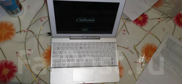 Asus Transformer Book. 1,6����, ��� 1024 ��, WiFi: 1, Bluetooth: 1 ����