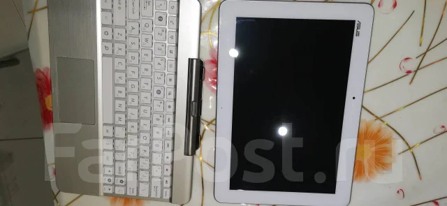 Asus Transformer Book. 1,6����, ��� 1024 ��, WiFi: 1, Bluetooth: 1 ����