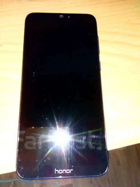 Honor 8C. �/�, �����, 3G, 4G LTE, NFC ����