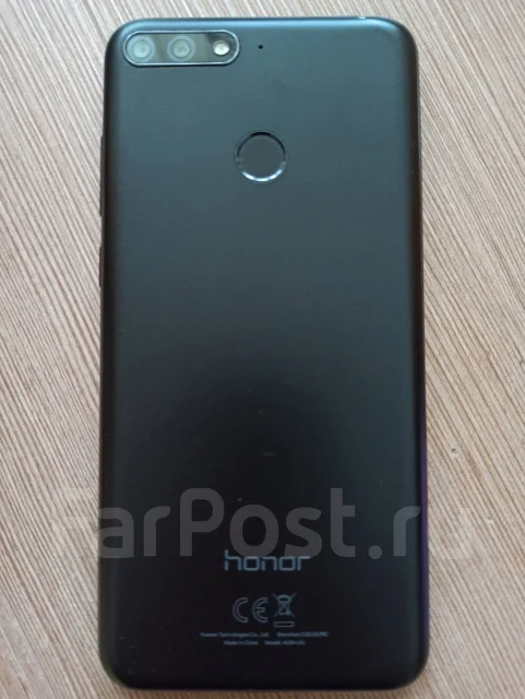 Honor 7C. �/�, ������, 4G LTE, Dual-SIM, ����������, NFC ����