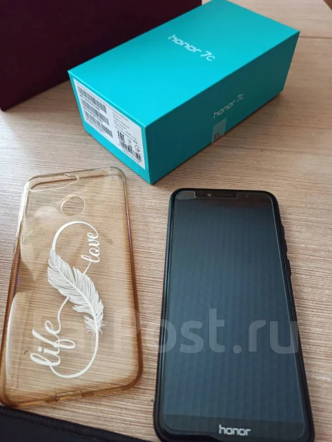 Honor 7C. �/�, ������, 4G LTE, Dual-SIM, ����������, NFC ����
