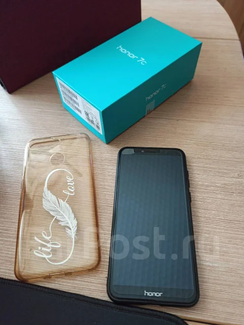 Honor 7C. �/�, ������, 4G LTE, Dual-SIM, ����������, NFC ����