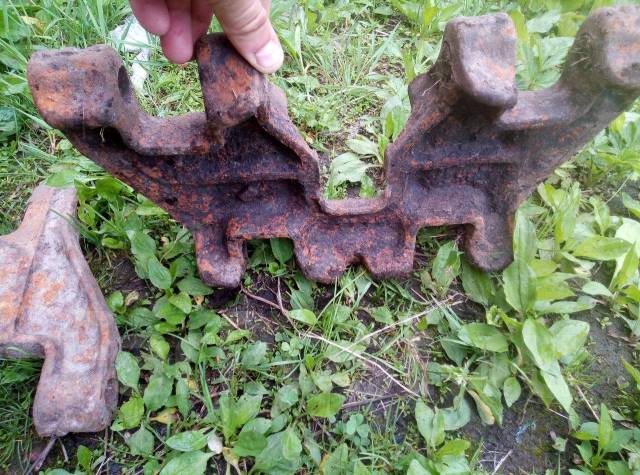 Гусеничный движитель дт 75. Масса гусеницы дт 75. Резиноармированные гусеницы на дт 75. Вес гусеницы дт 75. Трак трактора дт 75.