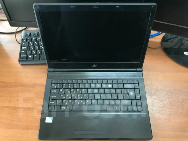DNS Office. 15.6", 1,9����, ��� 3072 ��, ���� 128���, WiFi: 1, Bluetooth: 1, ����������� �� 1��. ����