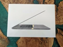 Apple MacBook Pro 15. 15.4", WiFi, Bluetooth