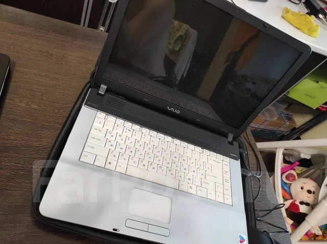 Sony VAIO PCG. 15", ��� 1024 ��, ���� 100���, WiFi: 1, Bluetooth: 1, ����������� �� 1��. ����