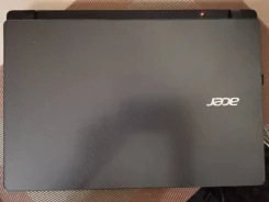 Acer Aspire V3-331. 13.3", 1,7����, ��� 4 ��, ���� 500���, WiFi, Bluetooth, ����������� �� 6��.