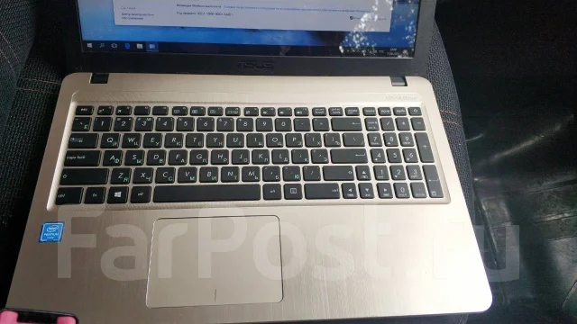 Asus X540S. 15.6", 1 600����, ��� 2048 ��, ���� 320���, WiFi: 1, Bluetooth: 1, ����������� �� 4��. ����