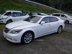 Lexus LS600hL. UVF46, UR ����