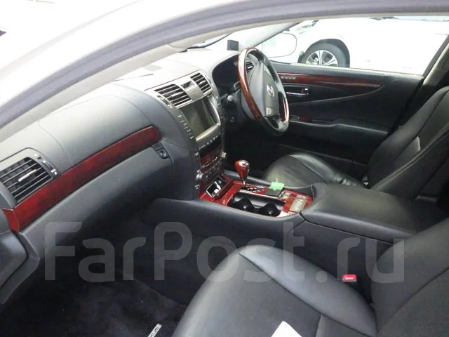 Lexus LS600hL. UVF46, UR ����