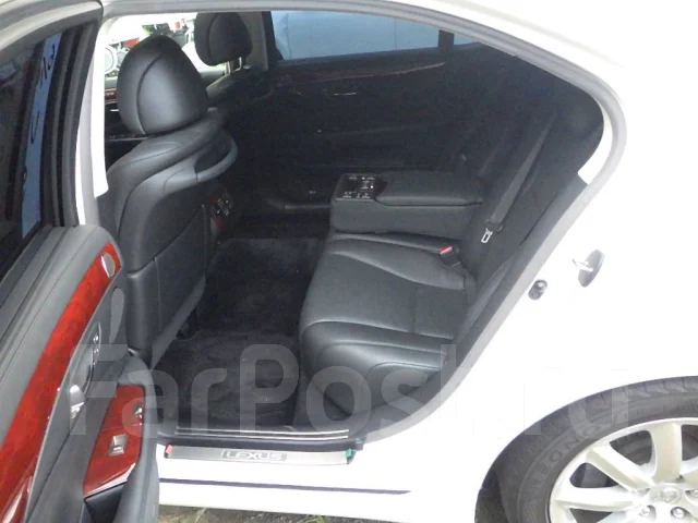 Lexus LS600hL. UVF46, UR ����