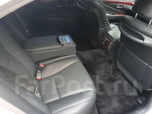 Lexus LS600hL. UVF46, UR ����