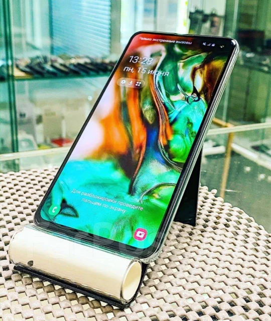 Samsung Galaxy S10e. �/� ����