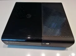 Microsoft Xbox 360 E