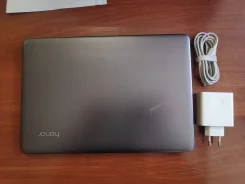 Honor MagicBook 14. 14", 2,0����, ��� 8 ��, ���� 256���, WiFi, Bluetooth, ����������� �� 6��. ����