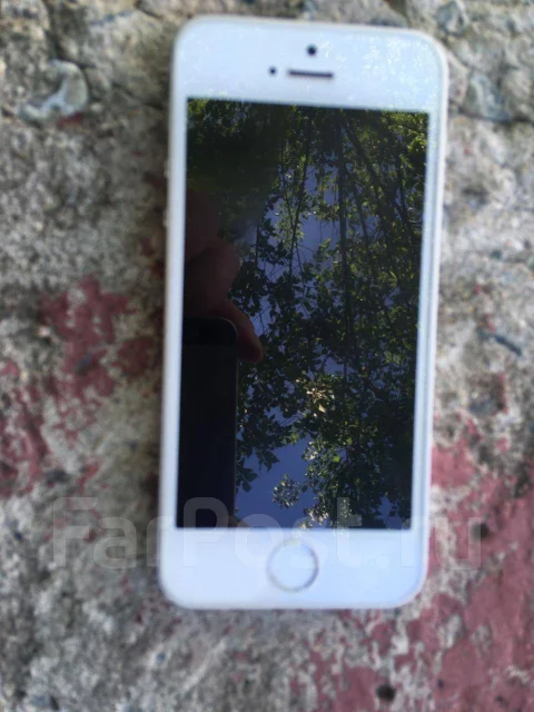 Apple iPhone SE. �/�, �����, 4G LTE, NFC ����