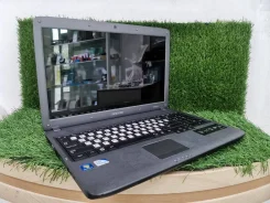 Samsung R530. 15.6", 2,1����, ��� 2048 ��, ���� 250���, WiFi, Bluetooth ����