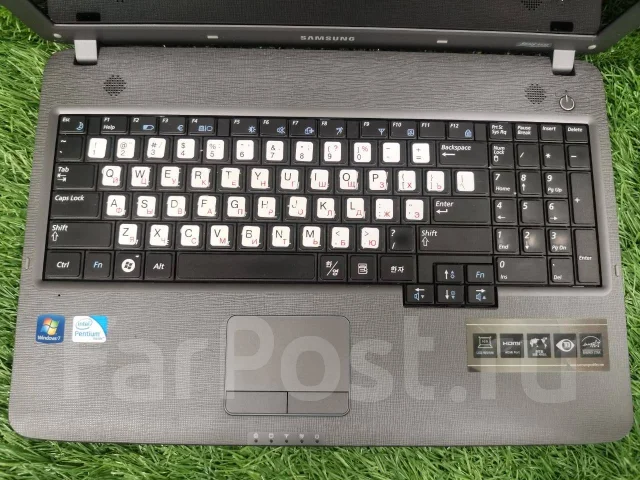 Samsung R530. 15.6", 2,1����, ��� 2048 ��, ���� 250���, WiFi: 1, Bluetooth: 1 ����