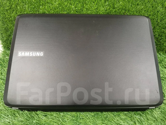Samsung R530. 15.6", 2,1����, ��� 2048 ��, ���� 250���, WiFi: 1, Bluetooth: 1 ����