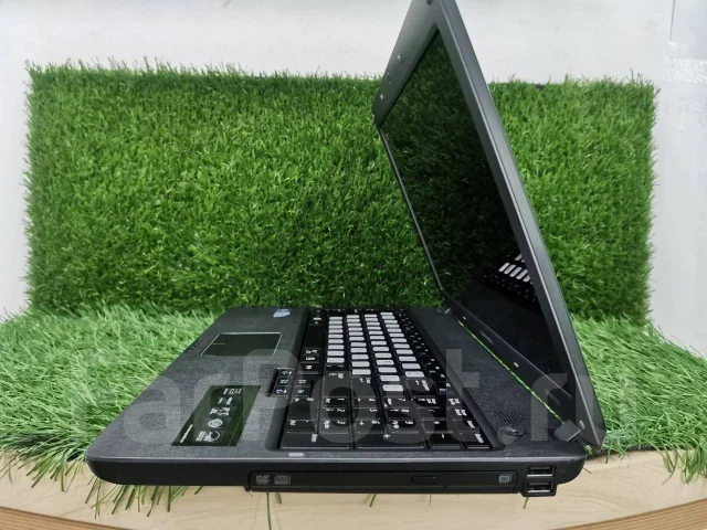 Samsung R530. 15.6", 2,1����, ��� 2048 ��, ���� 250���, WiFi: 1, Bluetooth: 1 ����