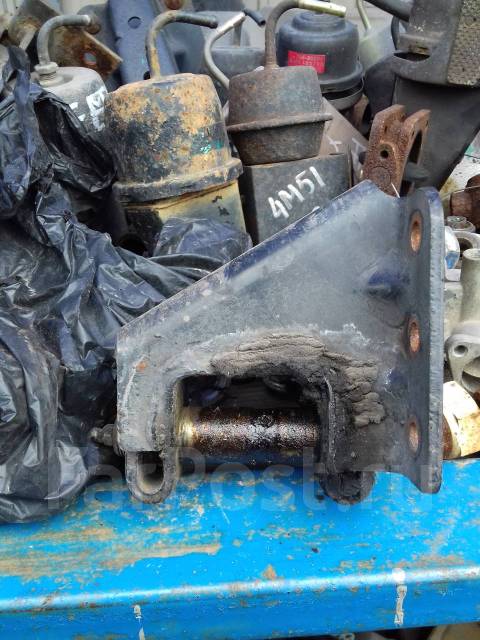 Крепление рессоры FE638, FE637 Mitsubishi Canter 4D35, переднее купить ...