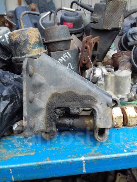 Крепление рессоры FE638, FE637 Mitsubishi Canter 4D35, переднее купить ...