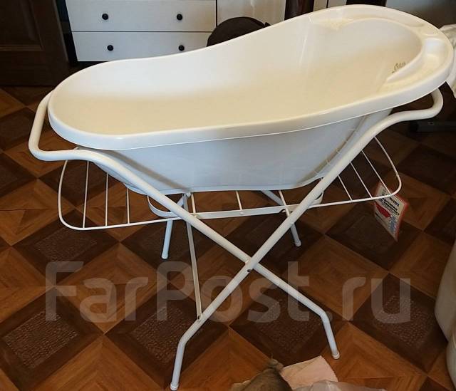Продам детскую ванночку и подставку под нее - Купание и гигиена во ...