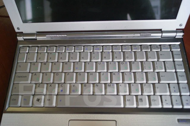 Asus U. 12", 2,4����, ��� 2048 ��, ���� 232���, WiFi: 1, Bluetooth: 1 ����