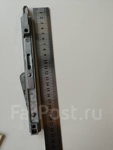 Шпингалет для пластиковых дверей, новый, в наличии. Цена: 870₽ во ...