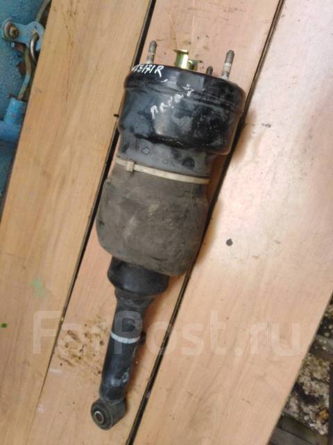 Стойка передняя правая Toyota Crown Majesta купить в Благовещенске по ...