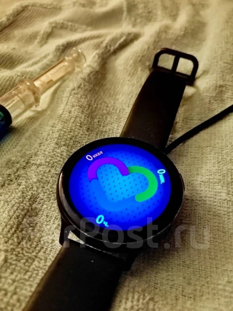 Samsung Galaxy Watch Active2. GPS, NFC, IP67, IP68 ����