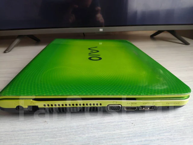Sony VAIO VPC-EA. 14", 2,5����, ��� 8 ��, ���� 750���, WiFi: 1, Bluetooth: 1, ����������� �� 3��. ����