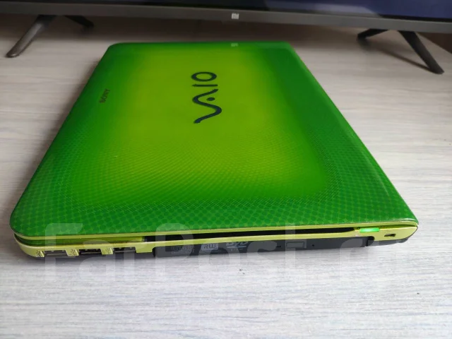 Sony VAIO VPC-EA. 14", 2,5����, ��� 8 ��, ���� 750���, WiFi: 1, Bluetooth: 1, ����������� �� 3��. ����