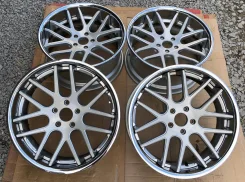 Fledermaus. 9.5/8.5x20", 5x120, ET20/20 ����