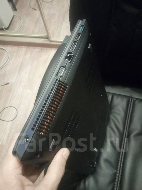 DNS. 15.6", 2,4����, ��� 8 ��, ���� 120���, WiFi: 1, Bluetooth: 1, ����������� �� 3��. ����