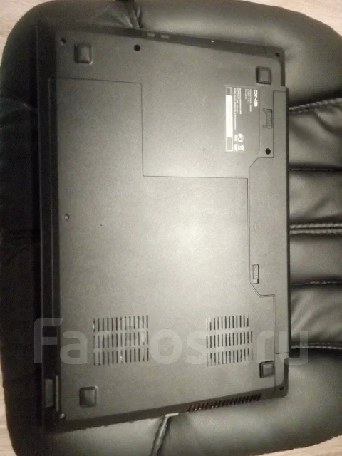 DNS. 15.6", 2,4����, ��� 8 ��, ���� 120���, WiFi: 1, Bluetooth: 1, ����������� �� 3��. ����