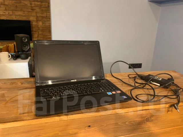 Asus K52DR. 15.4", 2,6����, ��� 8 ��, ���� 380���, WiFi: 1, Bluetooth: 1 ����