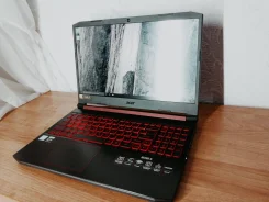 Acer Nitro 5 AN515-54. 15.6", 2,3����, ��� 8 ��, ���� 512���, WiFi: 1, Bluetooth: 1, ����������� �� 3��. ����