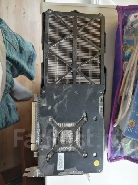 Radeon RX Vega 56 ����