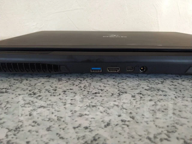 DEXP Achilles. 15.6", 3,5����, ��� 8 ��, ���� 1 250���, WiFi: 1, Bluetooth: 1, ����������� �� 4��. ����