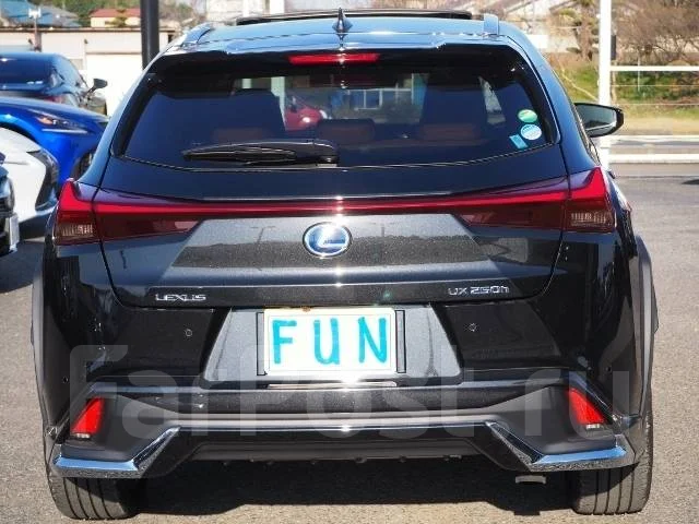 Lexus UX250h. ��������, ��������, 2.0 (146��.�.), ������, 9 000����. ��, �/�. ��� ����� �� ������������ ����