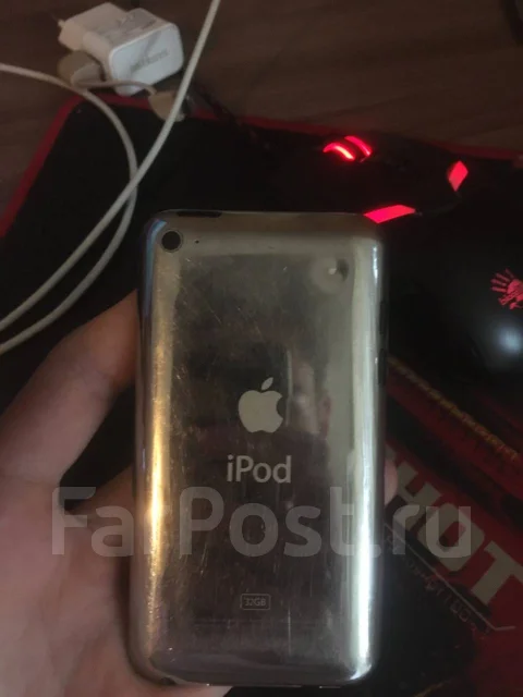 Apple iPod touch 4. ����