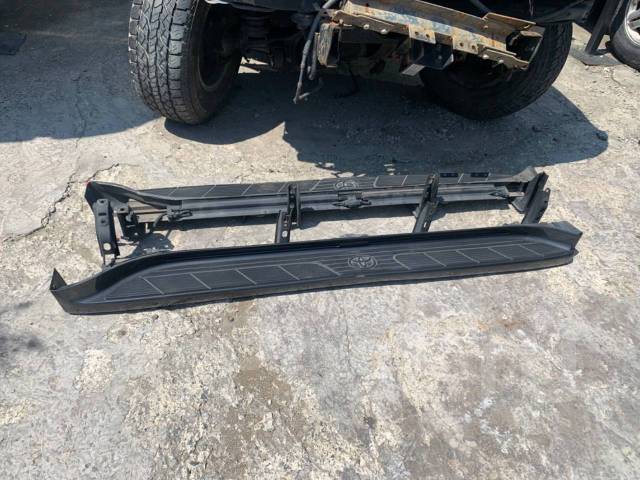 Подножки на land cruiser 100 оригинал с подсветкой купить во ...
