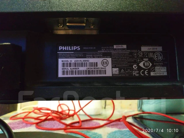 Philips. 21.5" ����