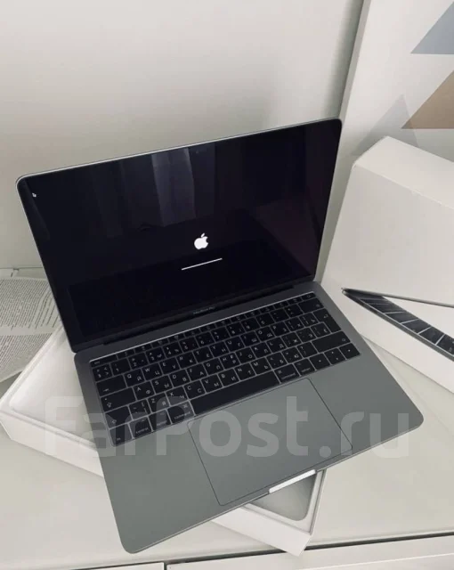 Apple MacBook Pro 13 2017 Mid MPXT2. 13.3", 2,3����, ��� 8 ��, ���� 256���, WiFi: 1, Bluetooth: 1, ����������� �� 10��. ����