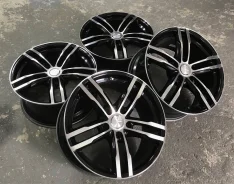 Avangrade. 8.0x17", 5x114.3, ET35 ����