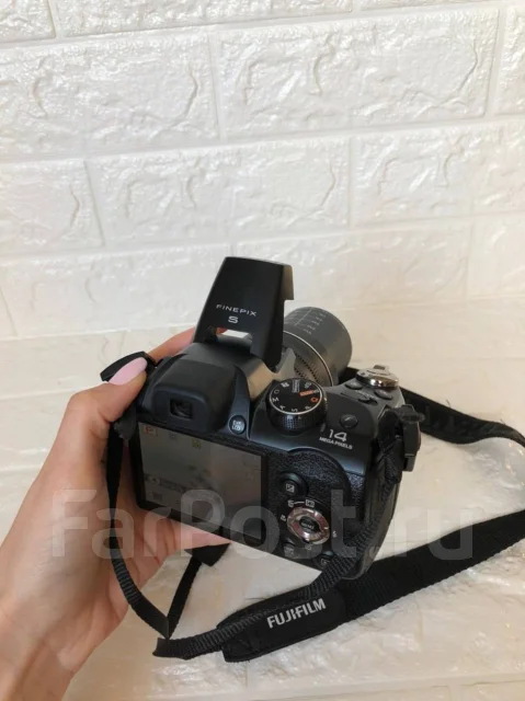 Fujifilm FinePix S4300. 10 - 14.9 ��, ���: 14� � ����� ����